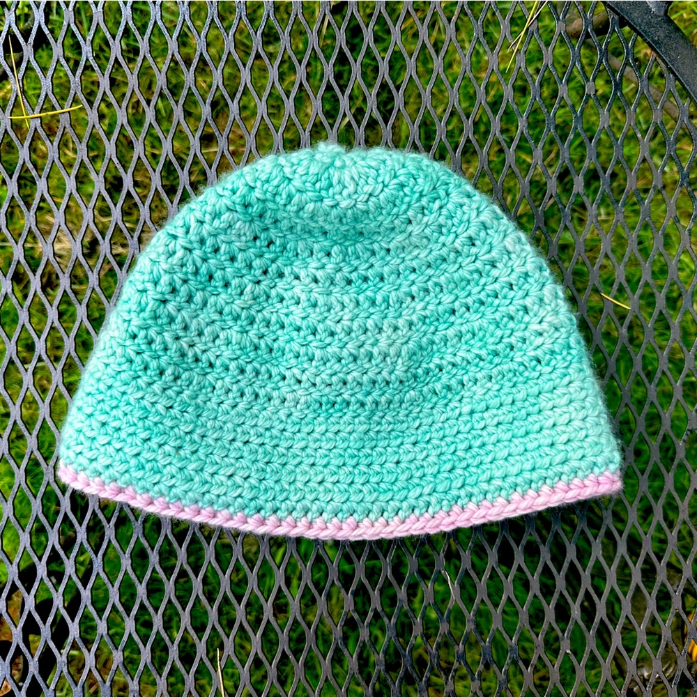 Merino wool teal hat with pastel purple rim